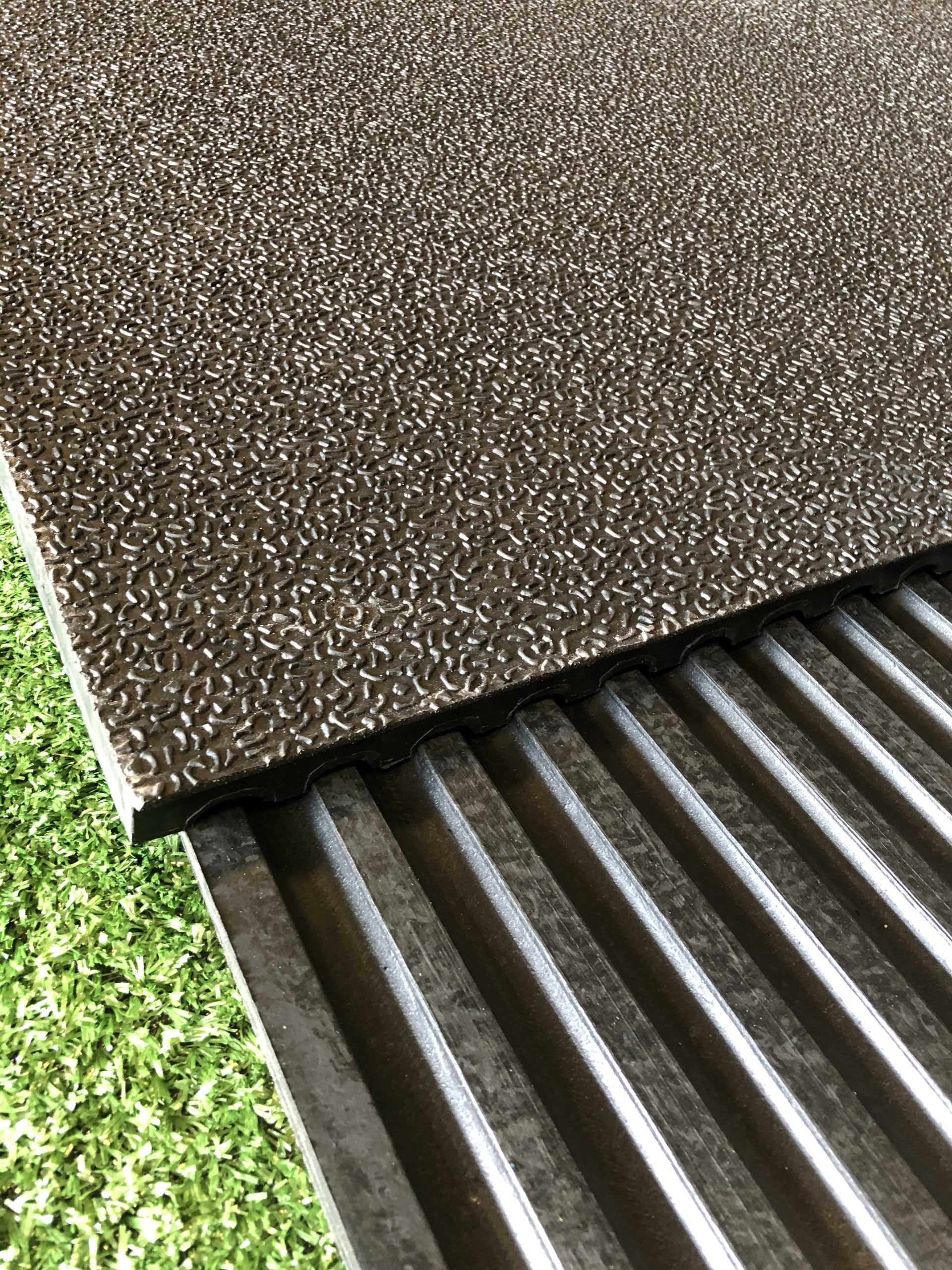 Amoebic Design Rubber Stable Mat 6′ X 4‘ 12mm,15mm and18mm - Image 3