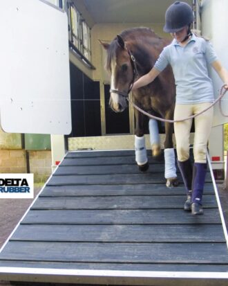 horse trailer ramp mat 2.4x2.4m anti-slip rubber