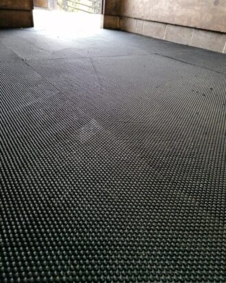 Rubber stable mat